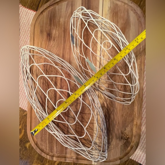 (2) Nautical Ivory Wire Boat Shaped Baskets (3) Metal Colored Fish on each side - Picture 8 of 10